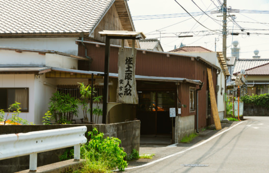 佐土原人形店 ますや | つくりて | 地域文化商社 うなぎの寝床