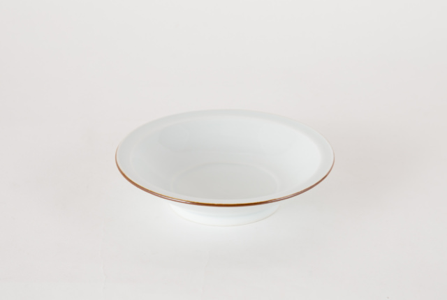 紅釉菊口皿 赤釉菊形11cm小皿(和風丸皿(小サイズ))|食器通販の陶磁庵