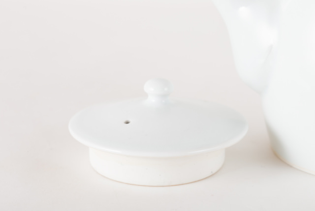 白磁土瓶 | 商品一覧 | 地域文化商社 うなぎの寝床