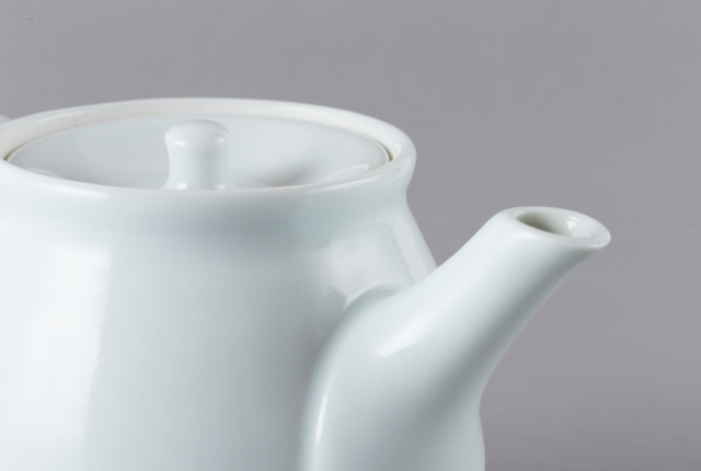 白磁後手急須 | 商品一覧 | 地域文化商社 うなぎの寝床