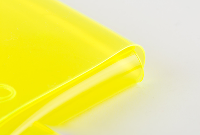 生絹ふろしき 紅型染めプリント風呂敷《鳥蝶梅散らし模様》木綿生地 | 紅型