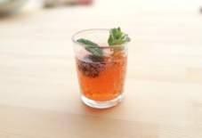 【日々のこと】富永さんのいちご炭酸 × 太田潤さんの手吹きガラス