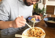 【日々のこと】伝統工芸振興アイドルmonpers、きなこうどん食べるの巻。