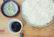 【今日のごはん】太田潤さんのガラス鉢で素麺。