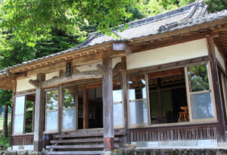 山の上の寺 – 中村さとみさんの工房