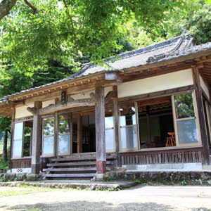 山の上の寺 – 中村さとみさんの工房 | おしらせ | 地域文化商社 うなぎ