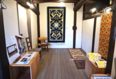 【UNAなぜ始める?展】Kyushu’s Native Textiles – 九州のネイティブテキスタイルをめぐる #2 鍋島緞通 (織ものがたり)