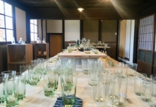 【企画展】スタートしました!!裏山の石から生まれる 緑のガラス工芸展