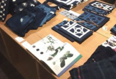 【商品紹介】琉球藍であしらえた花ブロックポーチとトートバッグ