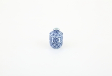 染付 切溜型涙壷 | 商品一覧 | 地域文化商社 うなぎの寝床