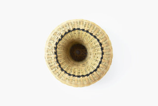 竹編みのスツール