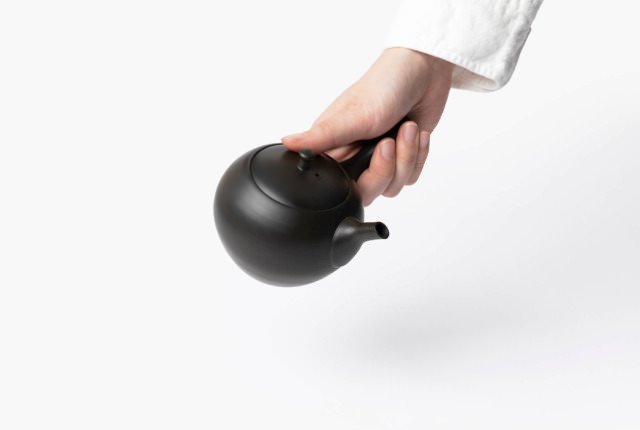 薩摩黒もん　茶家　急須 昭萠窯 黒泥小丸さざんか急須 セラメッシュ（陶製茶こし