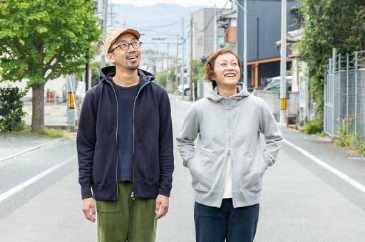 think futuのパーカー・トレーナー