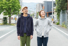 【春のうなプロダクツ①】 think futu パーカー 「明日のふつうを考える」