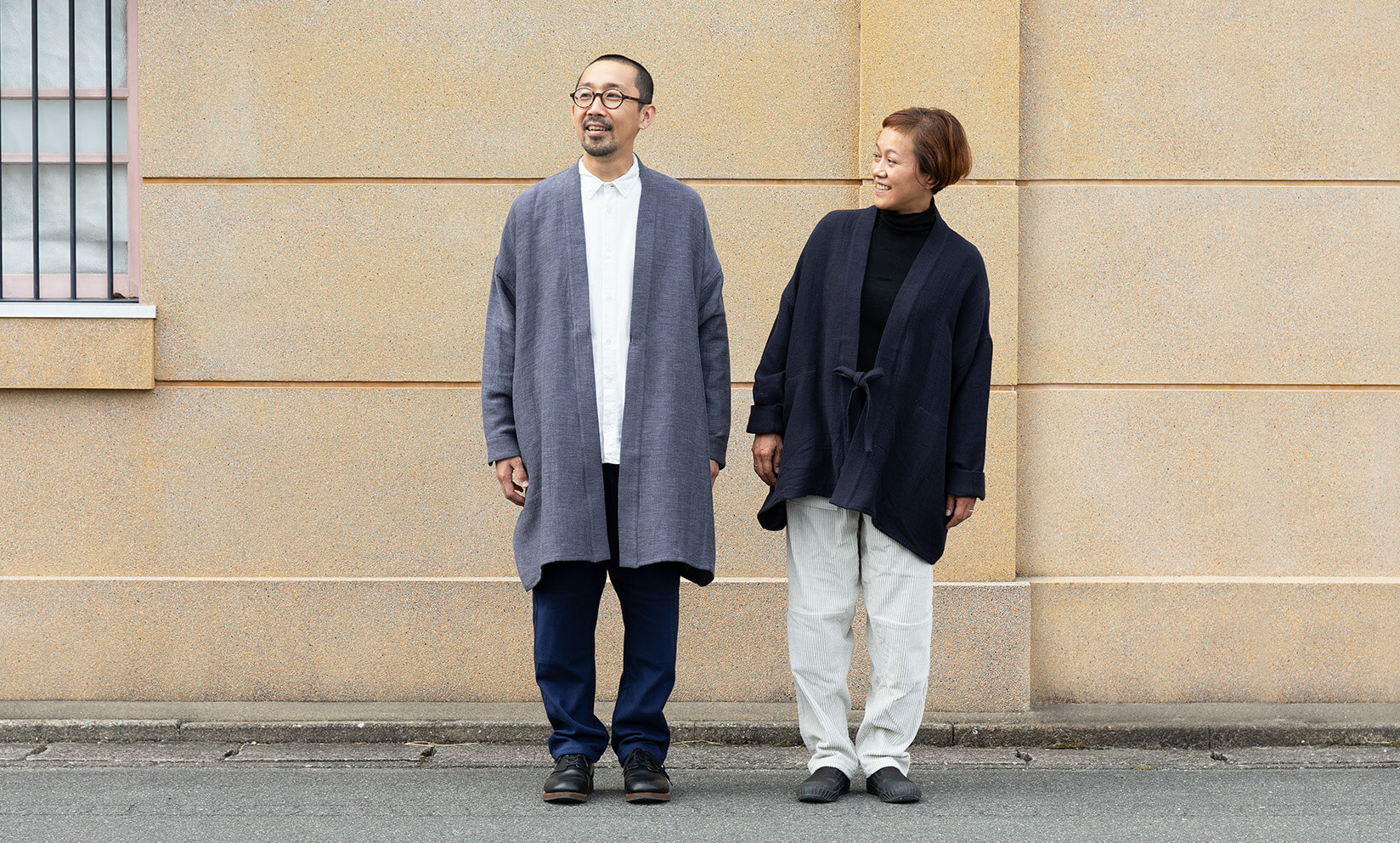 サッとHAORIを羽織って、秋のお出かけに
