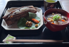 【旧大内邸 限定喫茶】 汁飯茶菓 「てっぽ巻きとのっぺい汁」