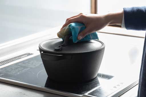 使うほどに育つ南部鉄器の鍋、OIGEN