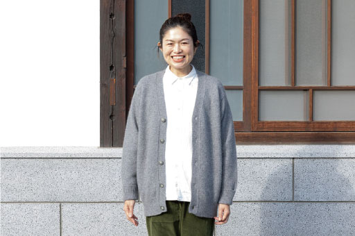 軽さと温かさを重視したKATAニット