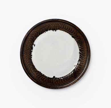 俊彦窯　清水俊彦　飴糠掛分刻紋皿