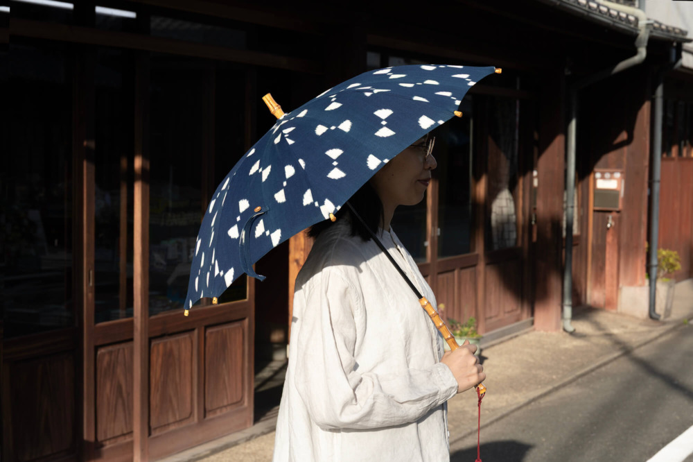 ツタエノヒガサ 久留米絣(手織・藍染) 経緯絣