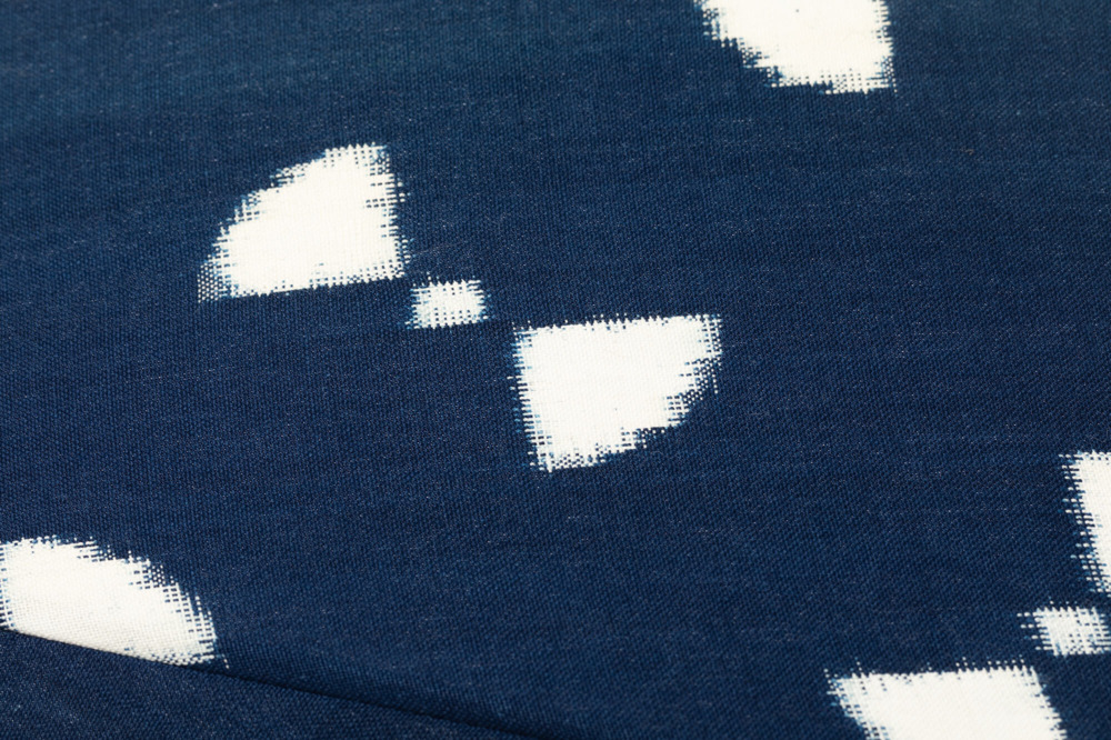 ツタエノヒガサ 久留米絣(手織・藍染) 経緯絣