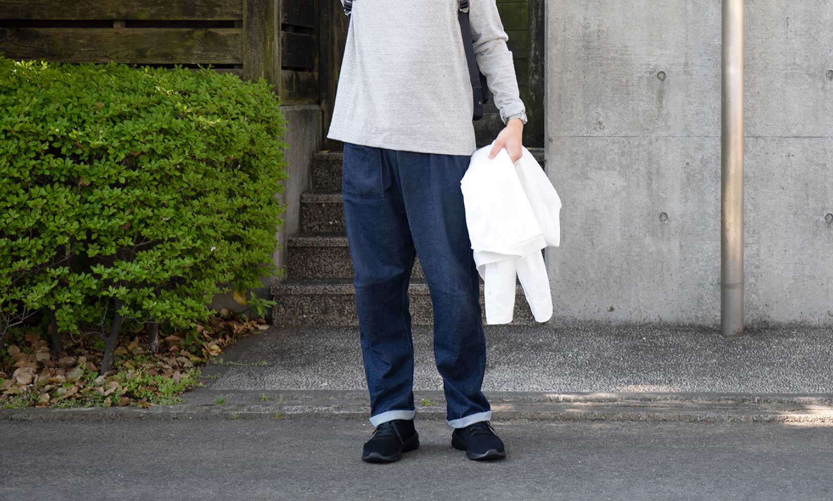 伸縮性があり、動きやすい福山デニムのMONPE